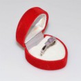 /products/ring-i-hvit-gull-14-karat-585-med-3-stk-pene-lilla-ametyst-steiner/